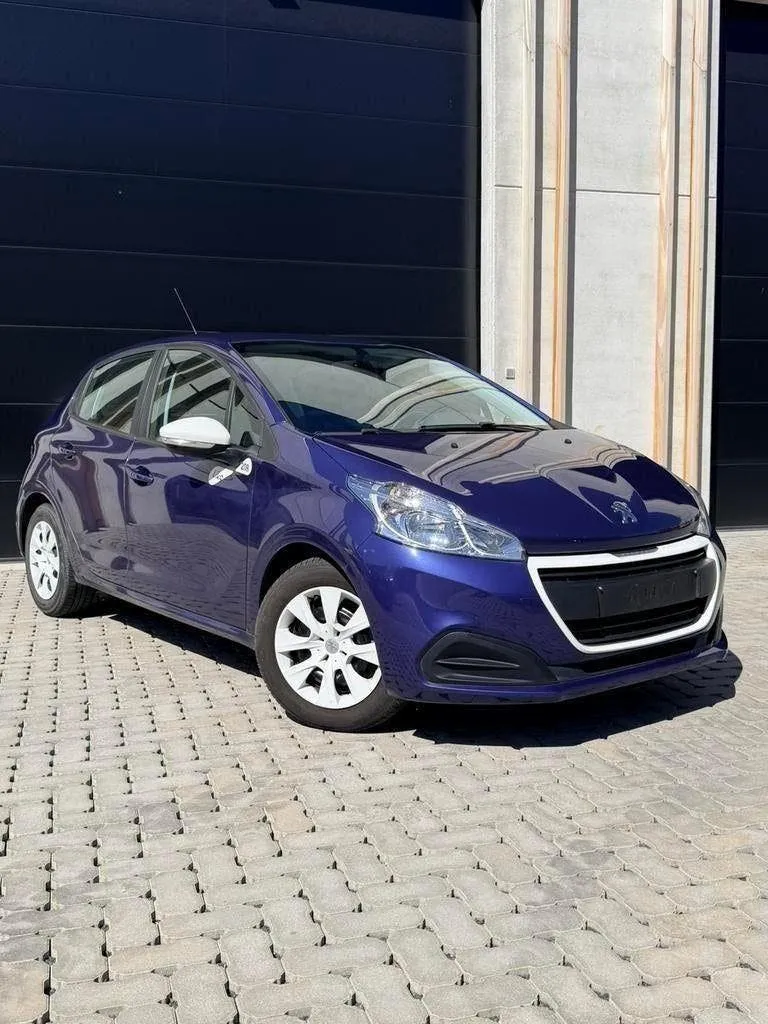 Peugeot 208 Like 1.2 Benzine // 100.300 km afbeelding 3