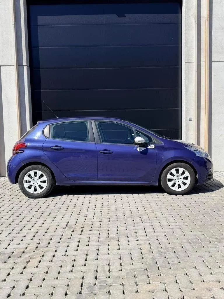 Peugeot 208 Like 1.2 Benzine // 100.300 km afbeelding 4