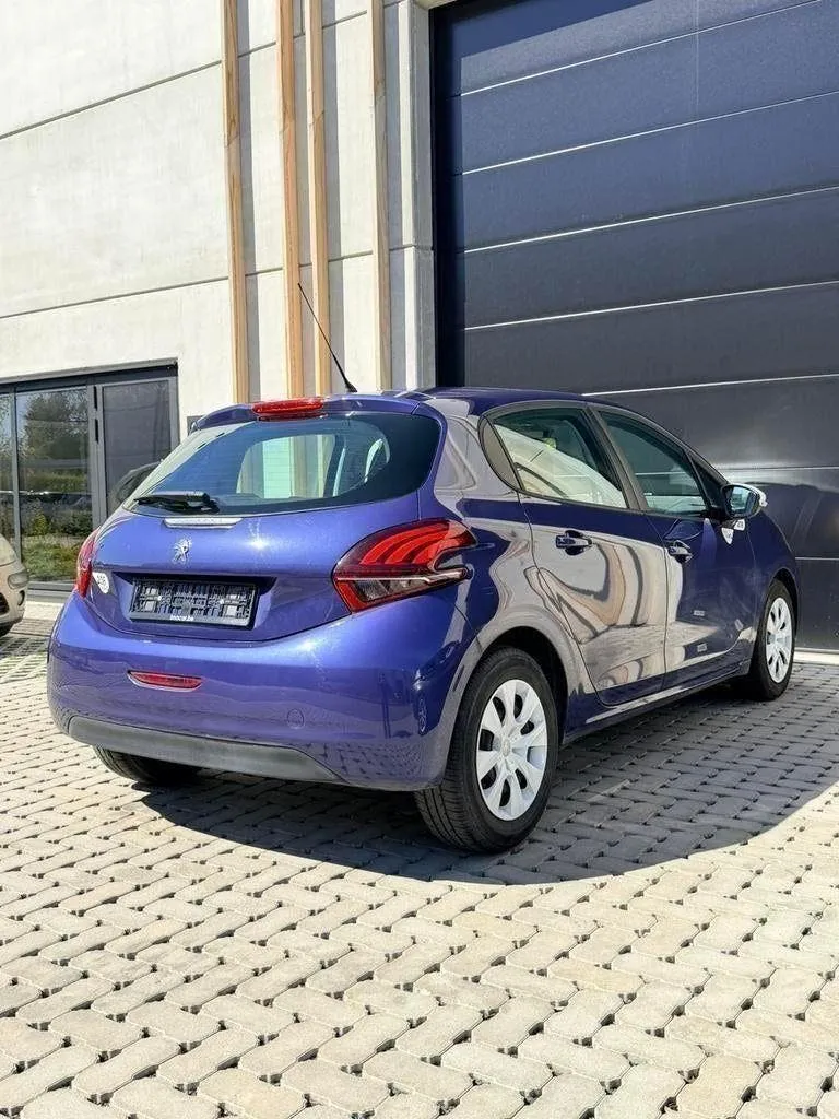 Peugeot 208 Like 1.2 Benzine // 100.300 km afbeelding 7