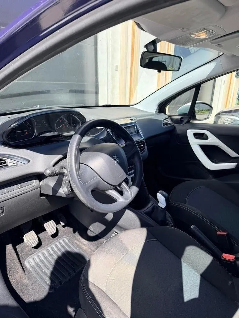 Peugeot 208 Like 1.2 Benzine // 100.300 km afbeelding 8