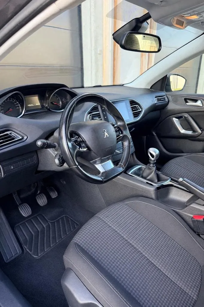 Peugeot 308 1.2 Benzine // 2018 afbeelding 8