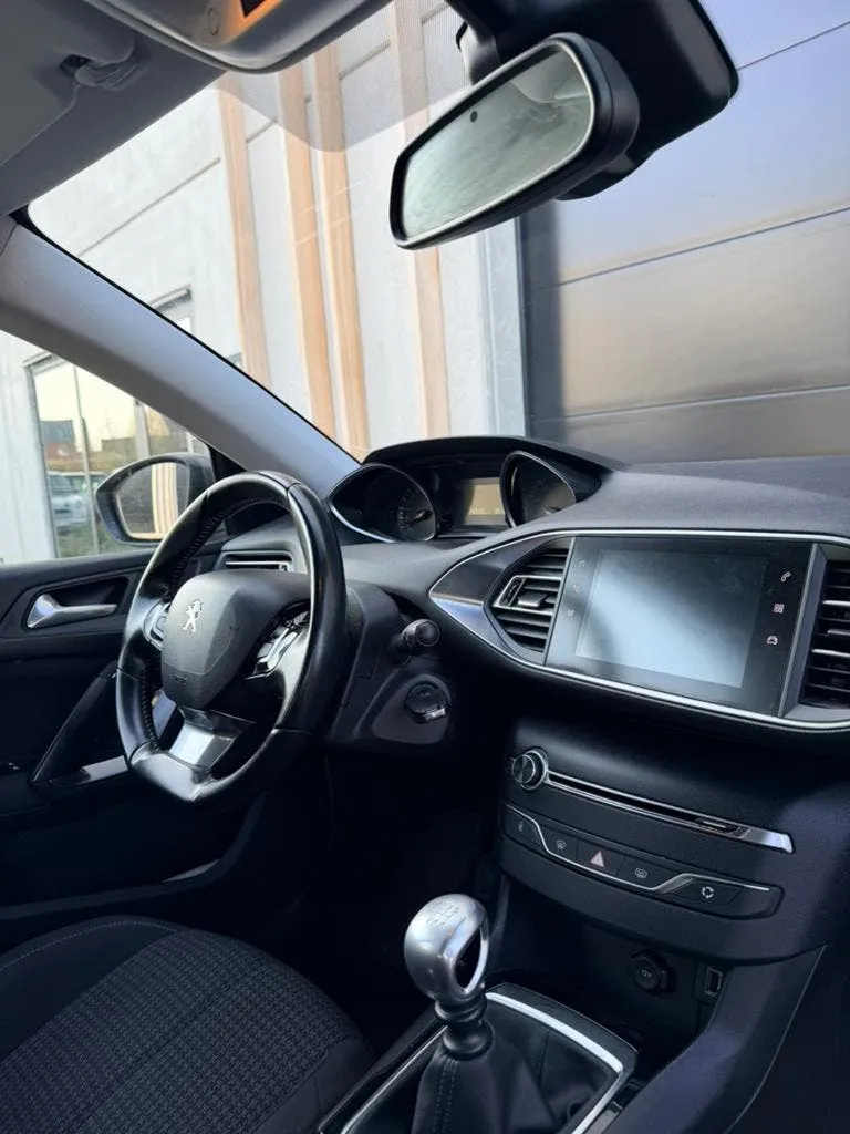 Peugeot 308 1.2 Benzine // 2018 afbeelding 9