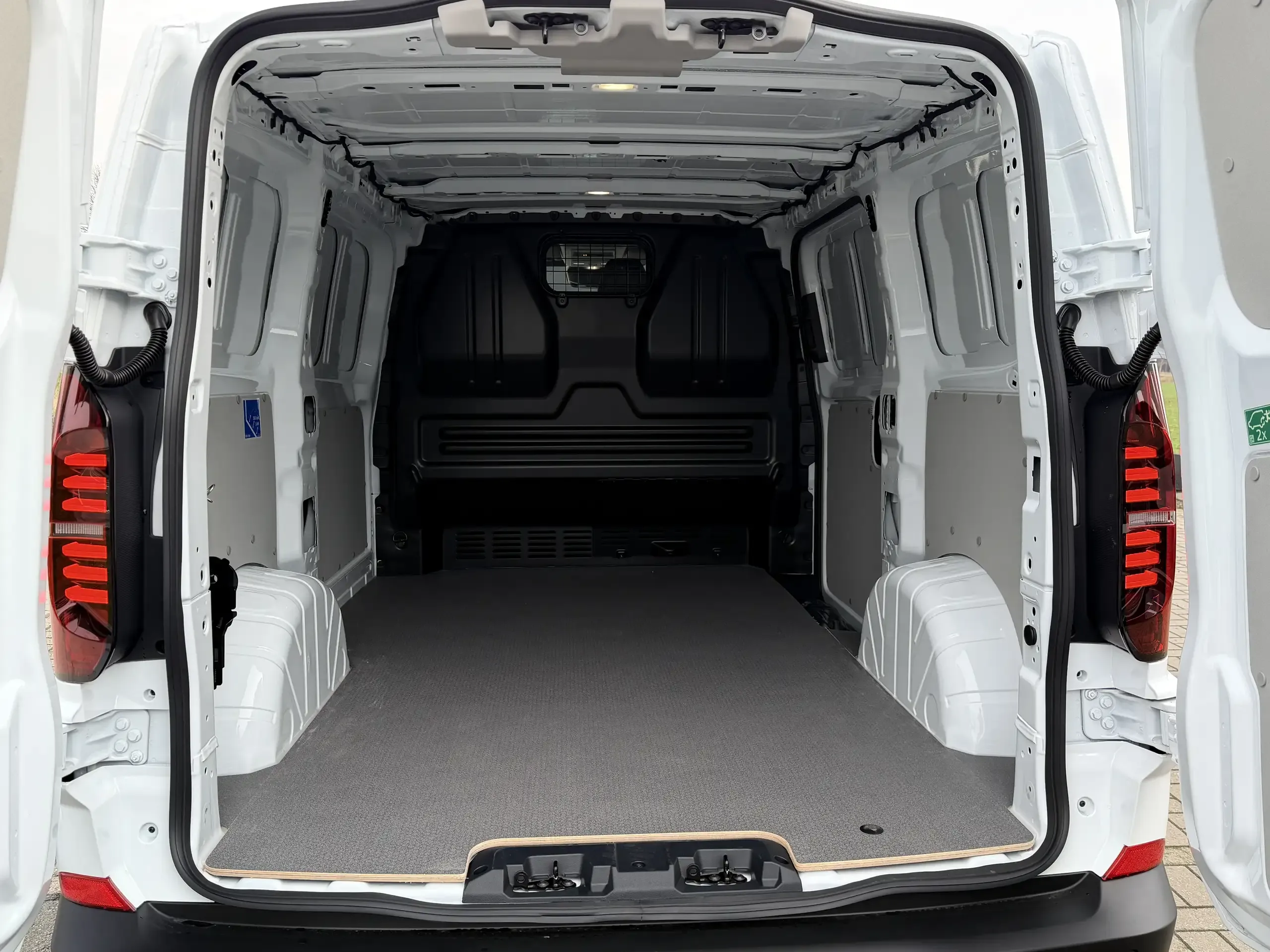 Volkswagen T7 Transporter foto 17