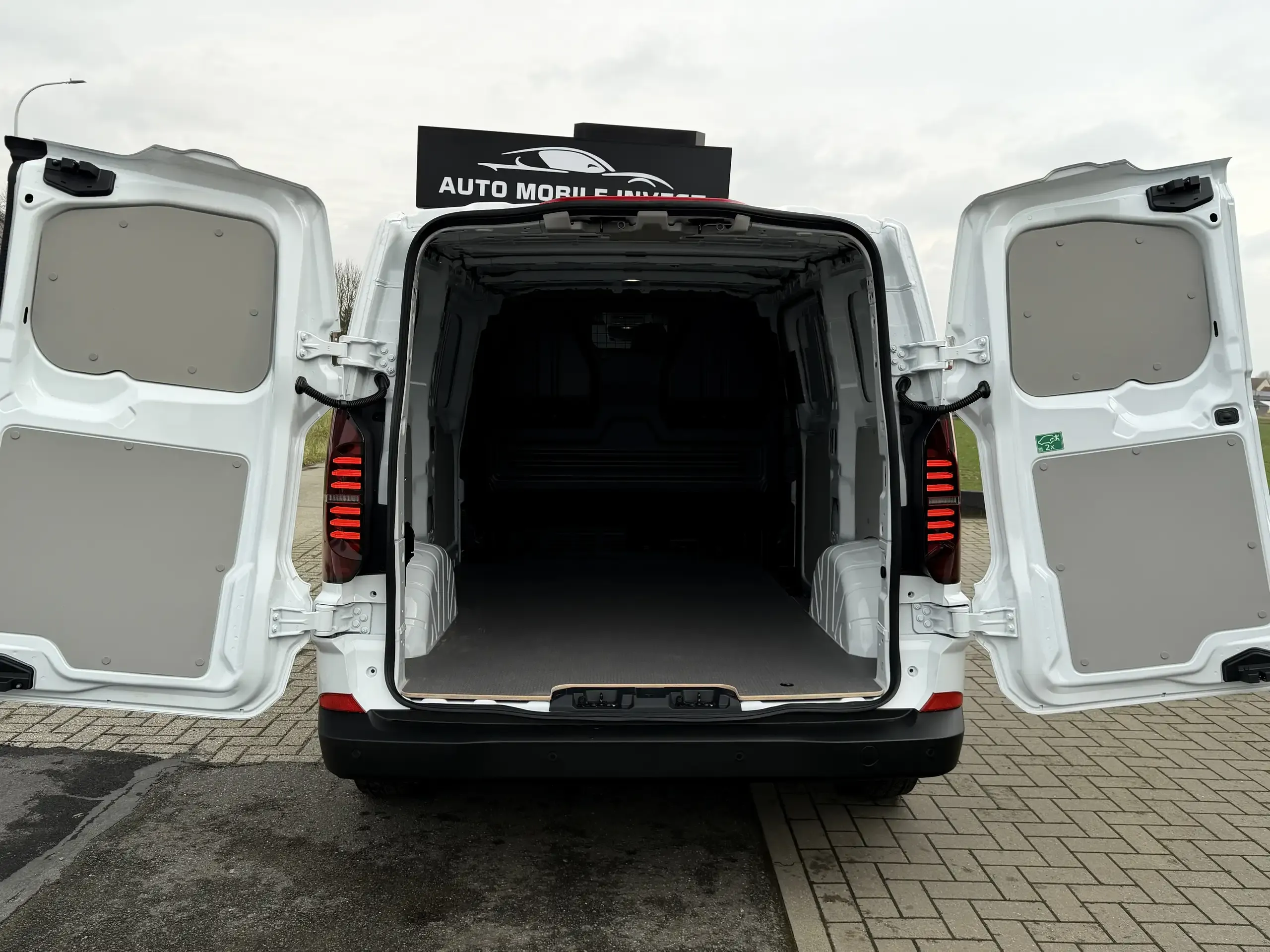 Volkswagen T7 Transporter foto 18