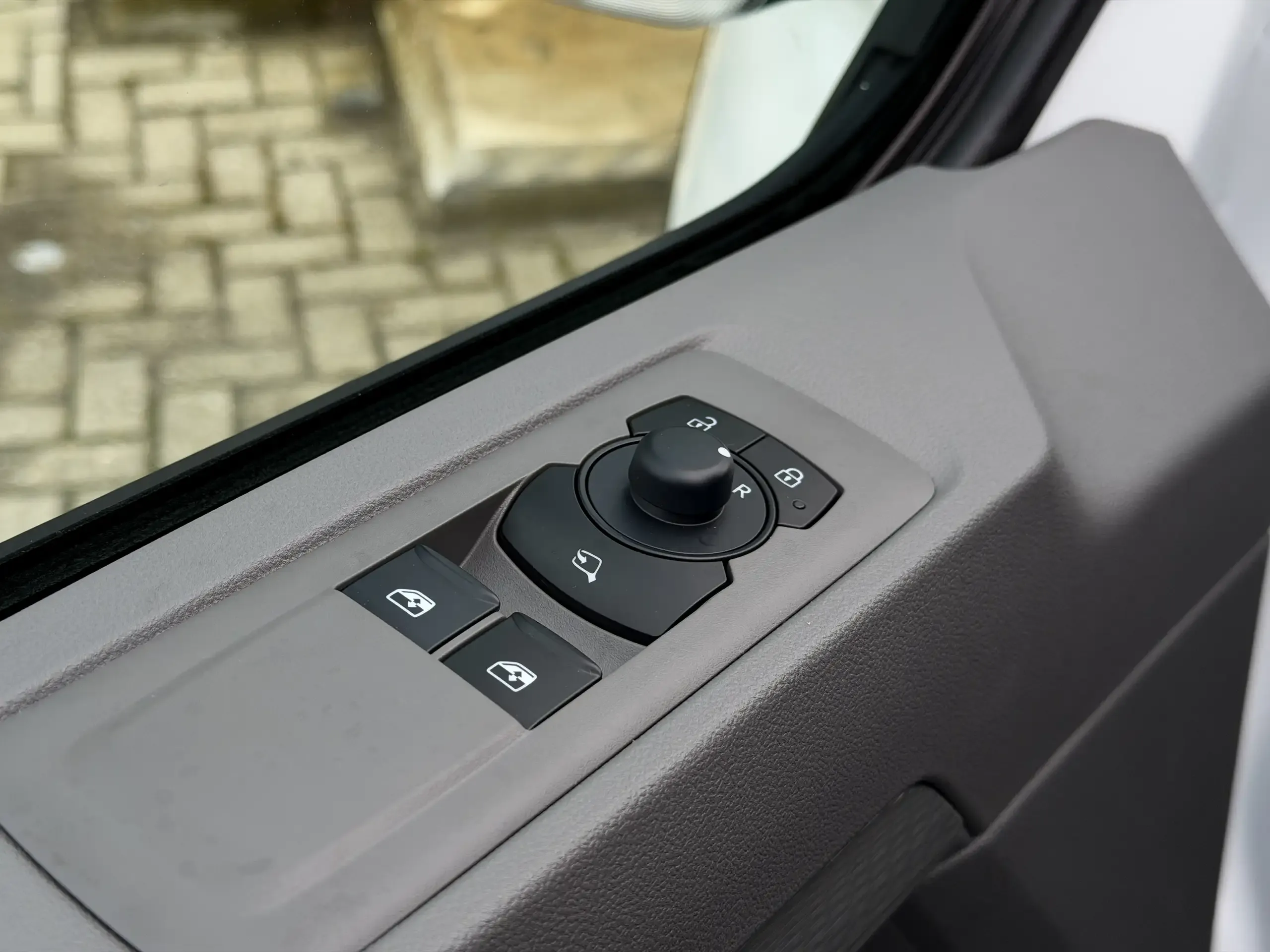 Volkswagen T7 Transporter foto 7