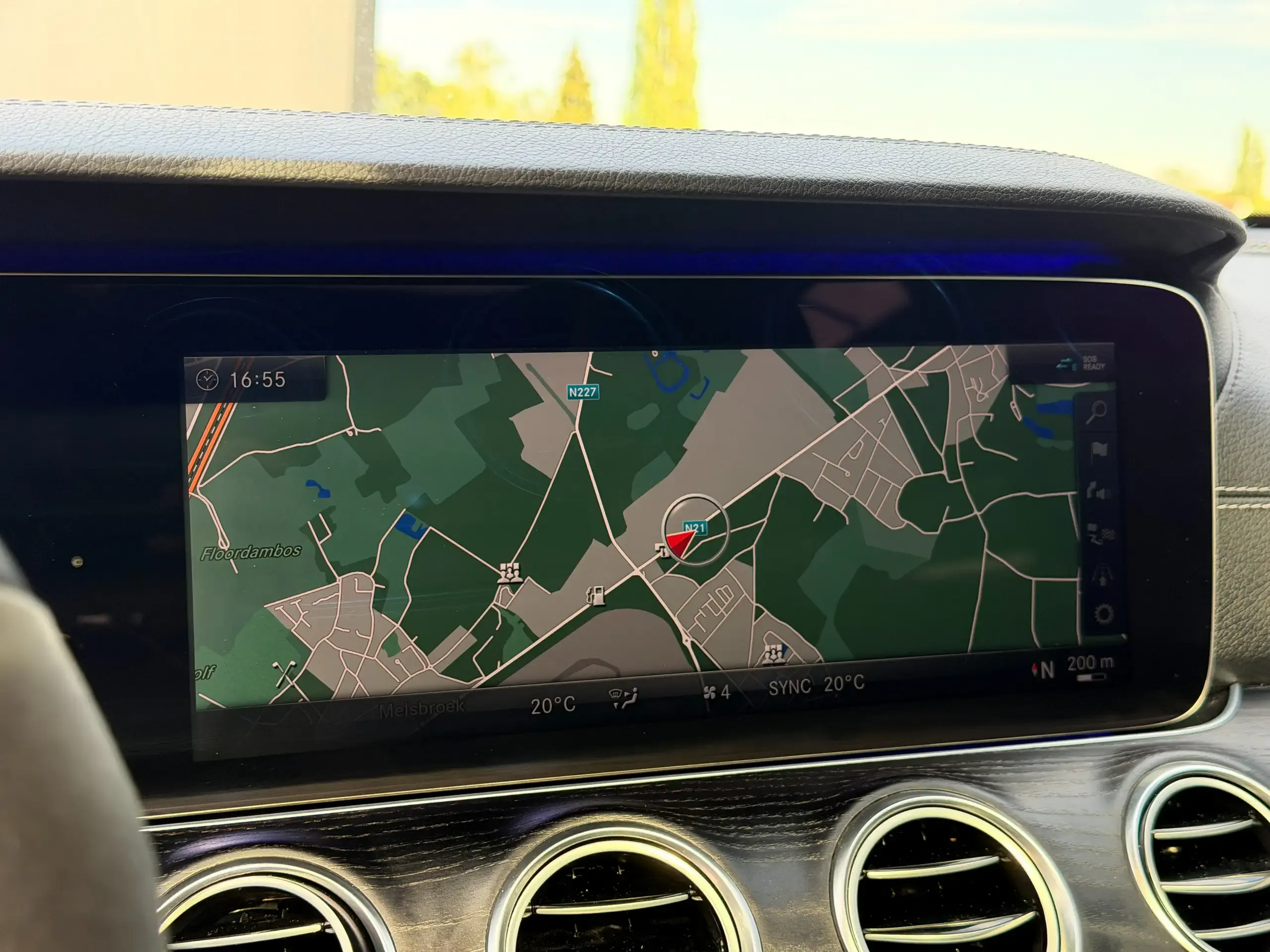 Mercedes-Benz E 63 AMG foto 12