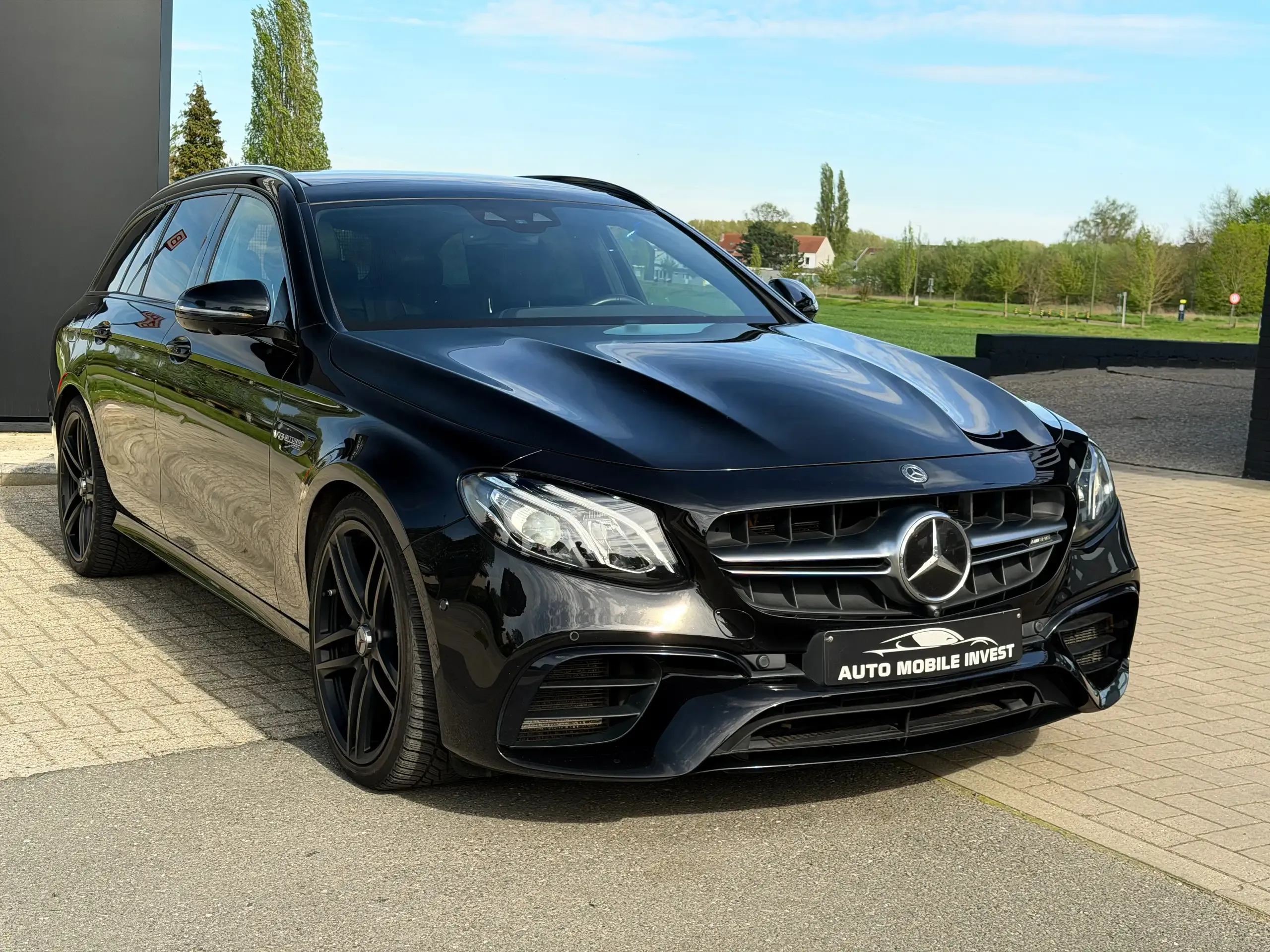 Mercedes-Benz E 63 AMG foto 2