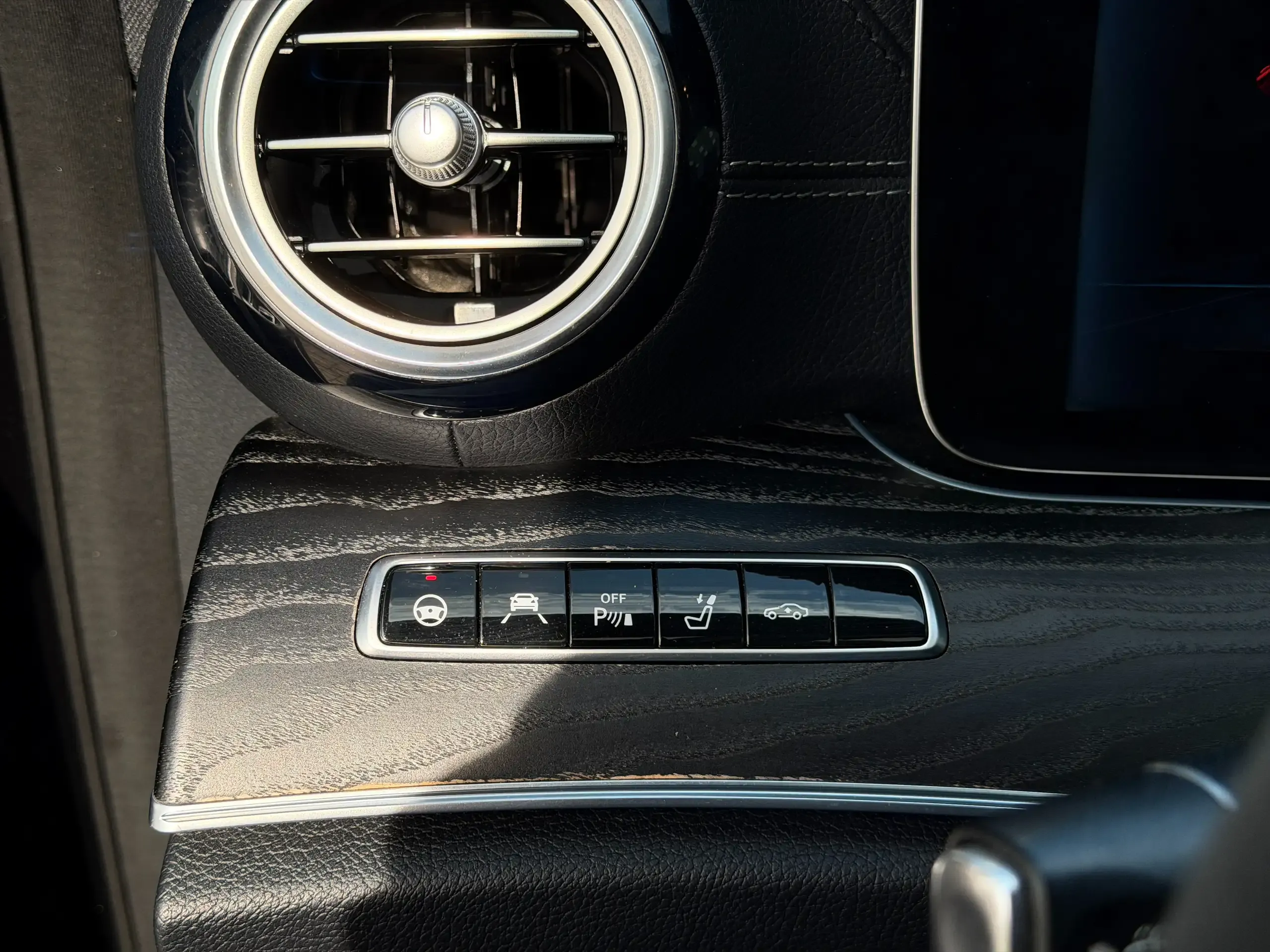 Mercedes-Benz E 63 AMG foto 8