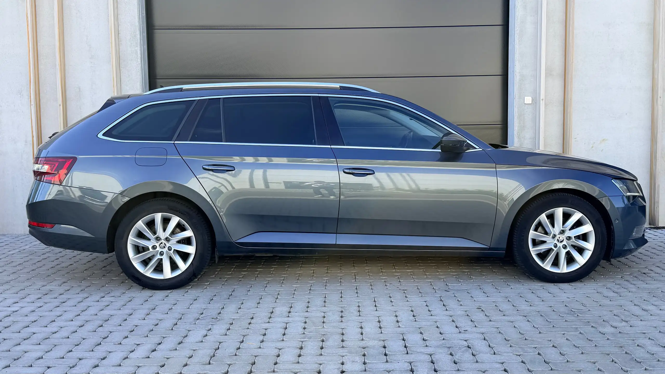 Skoda Superb Superb SW 1.6 CR TDi Style DSG afbeelding 3