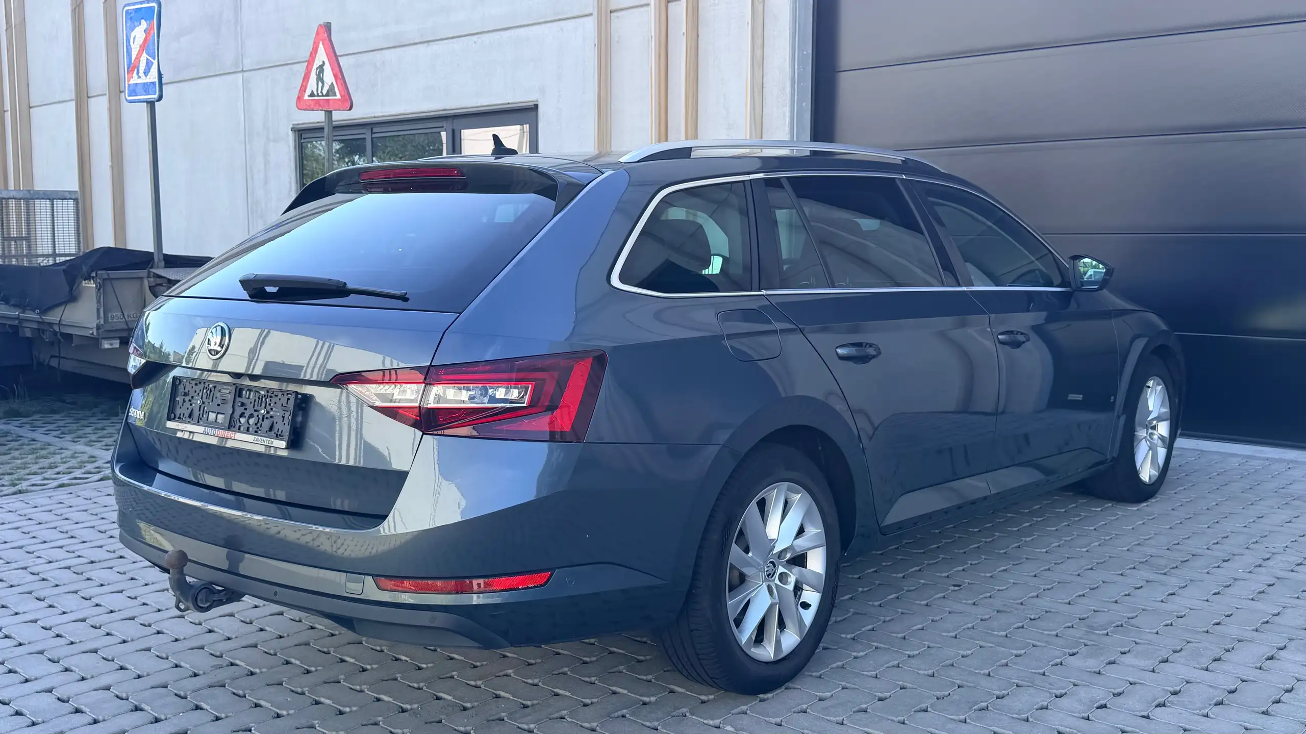 Skoda Superb Superb SW 1.6 CR TDi Style DSG afbeelding 4