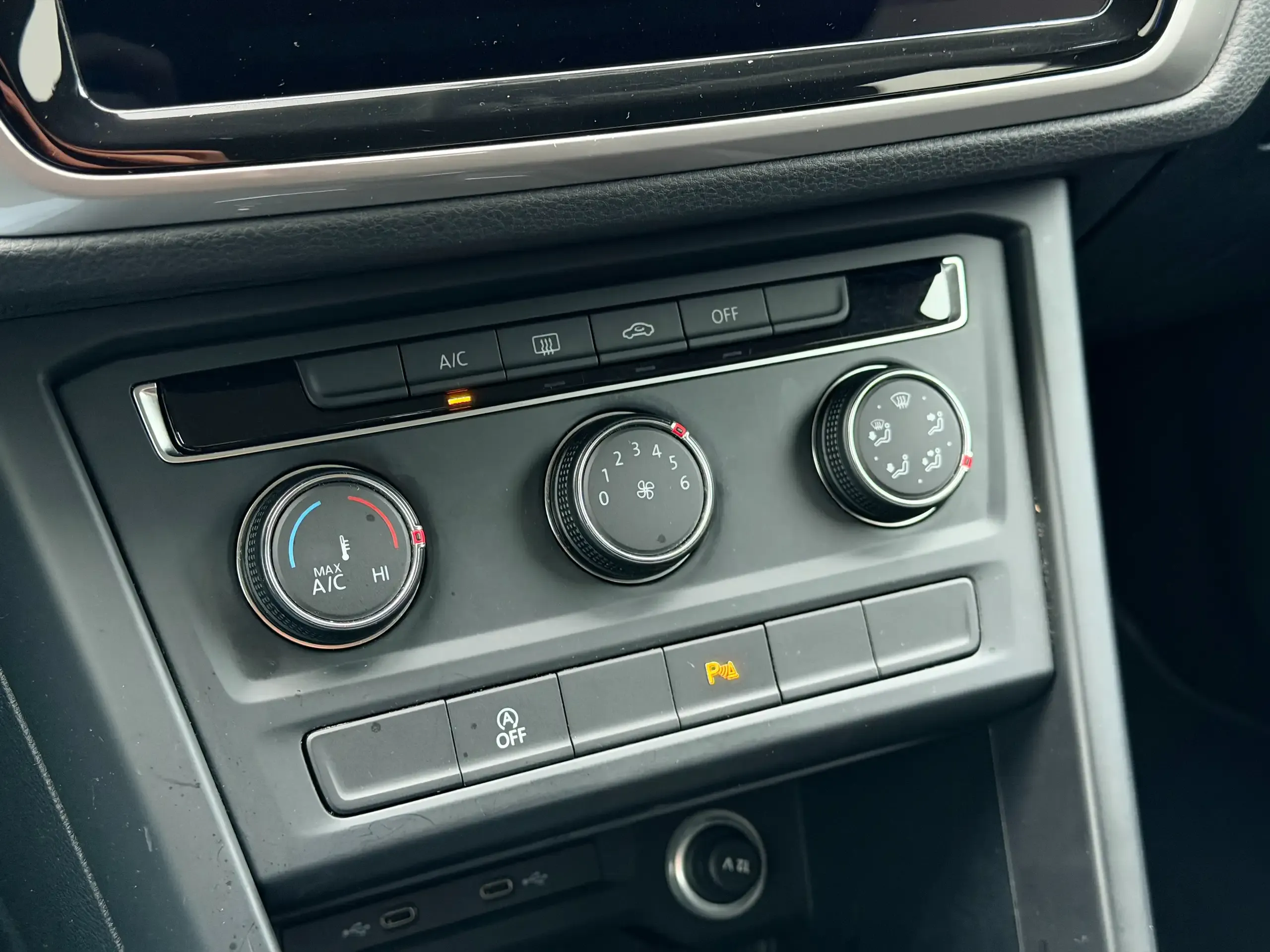 Volkswagen Touran foto 12