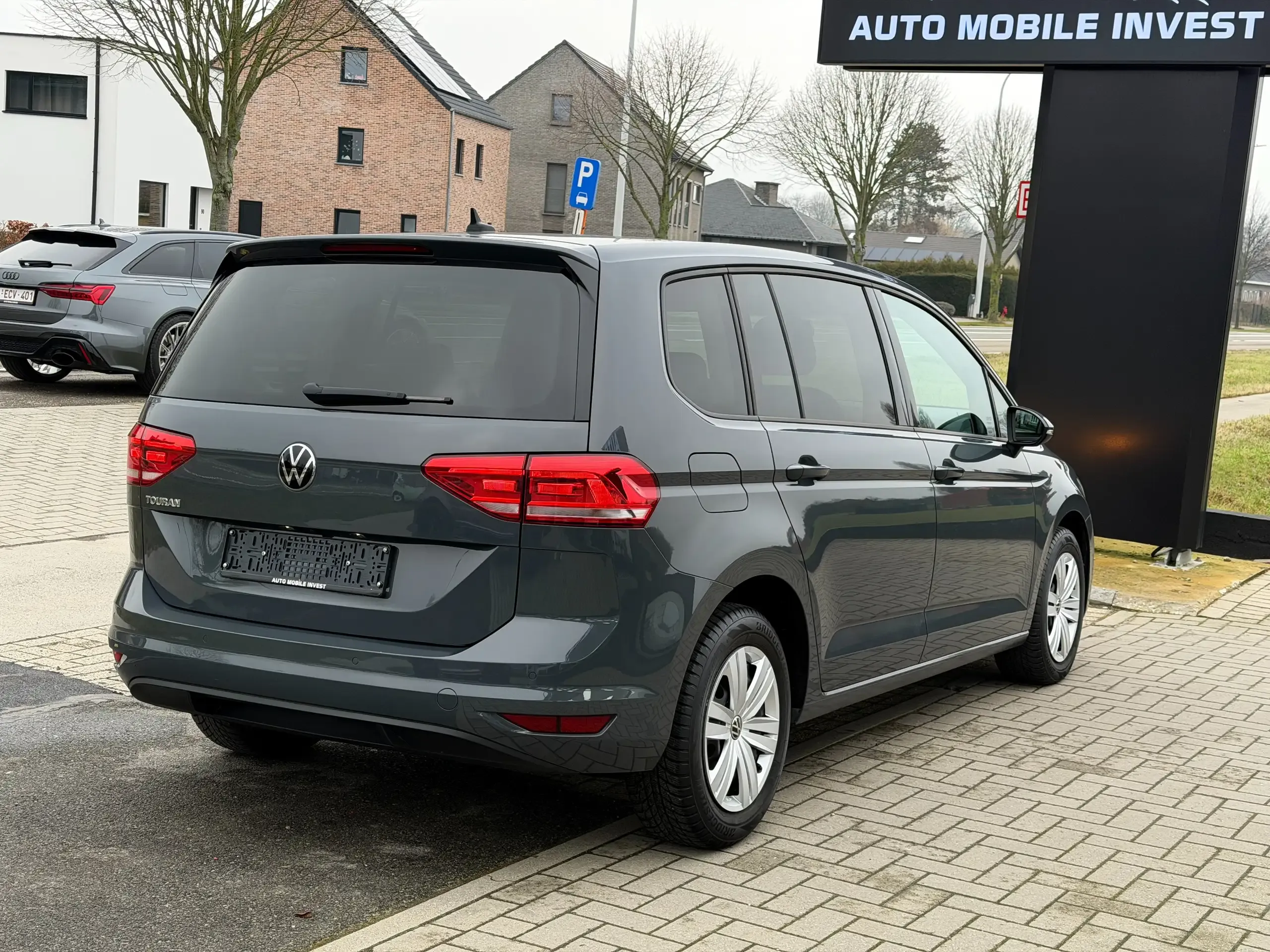 Volkswagen Touran foto 3