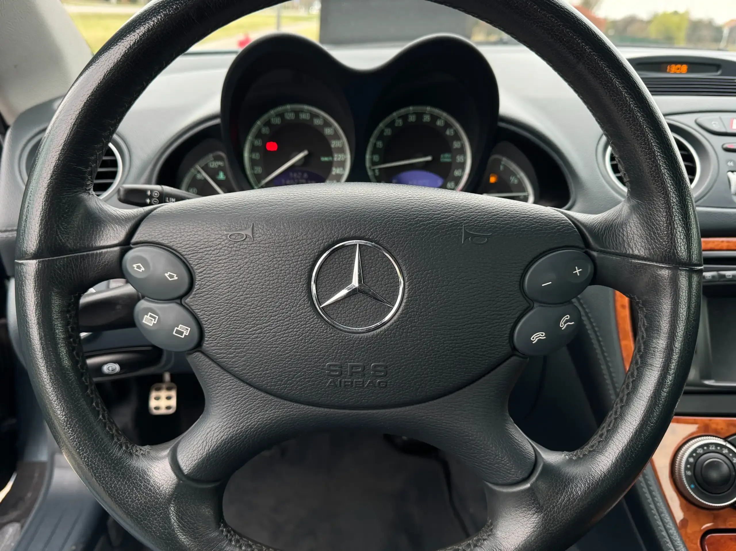 Mercedes-Benz SL 500 foto 8
