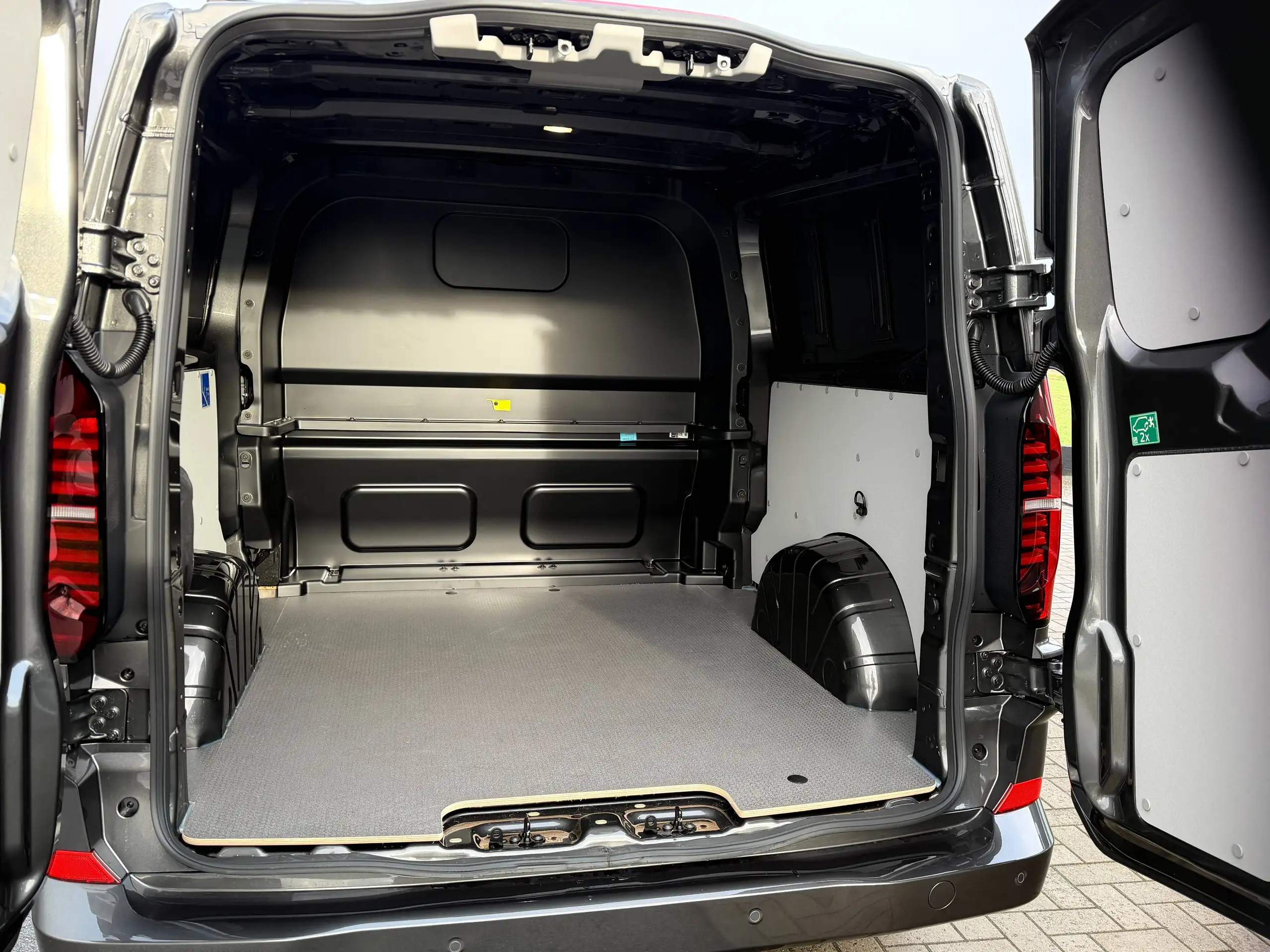 Volkswagen T7 Transporter foto 19