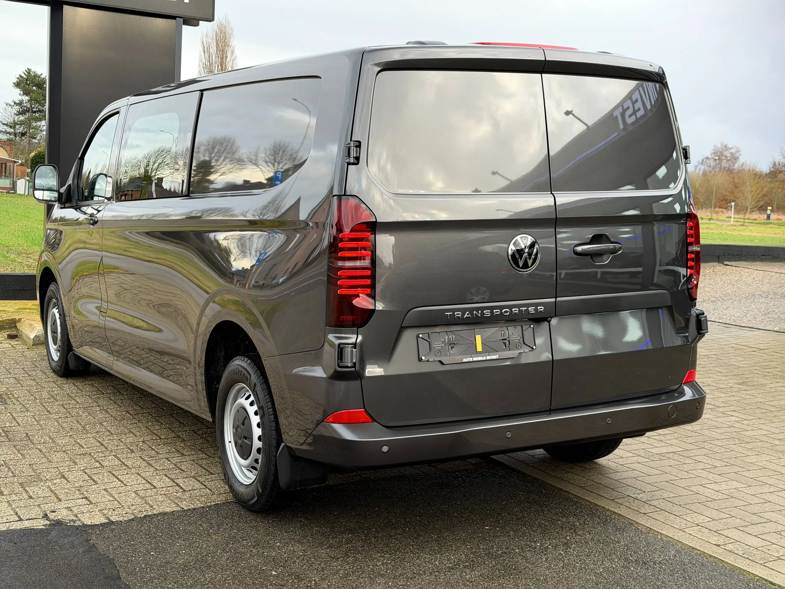 Volkswagen T7 Transporter foto 4