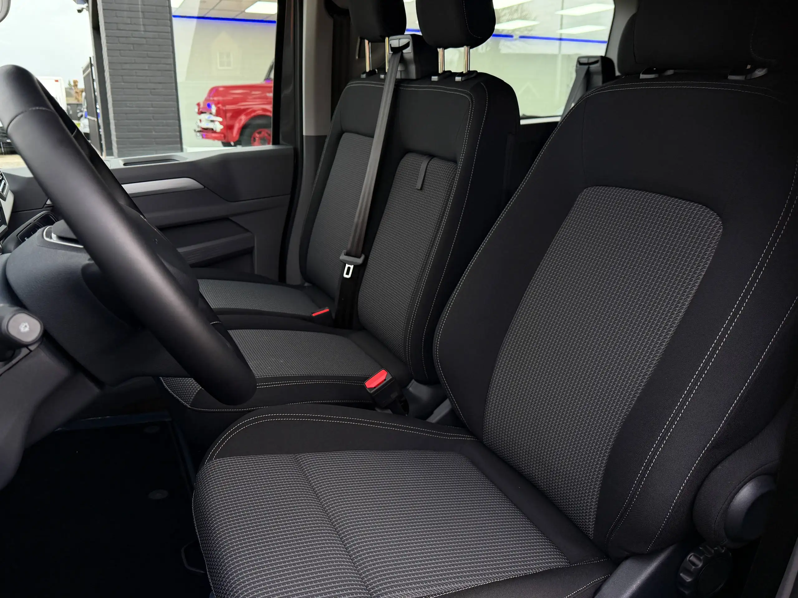 Volkswagen T7 Transporter foto 6