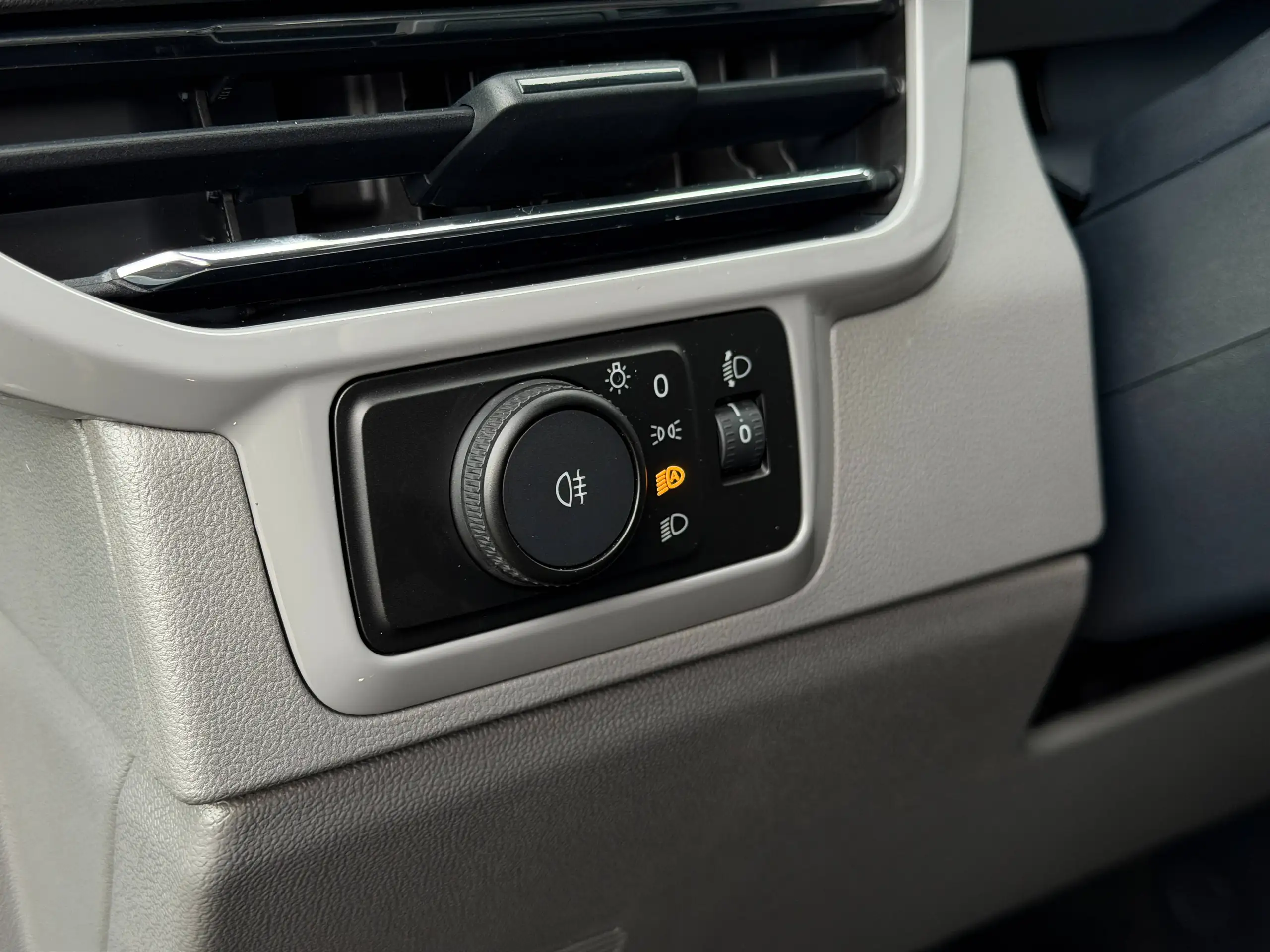 Volkswagen T7 Transporter foto 8