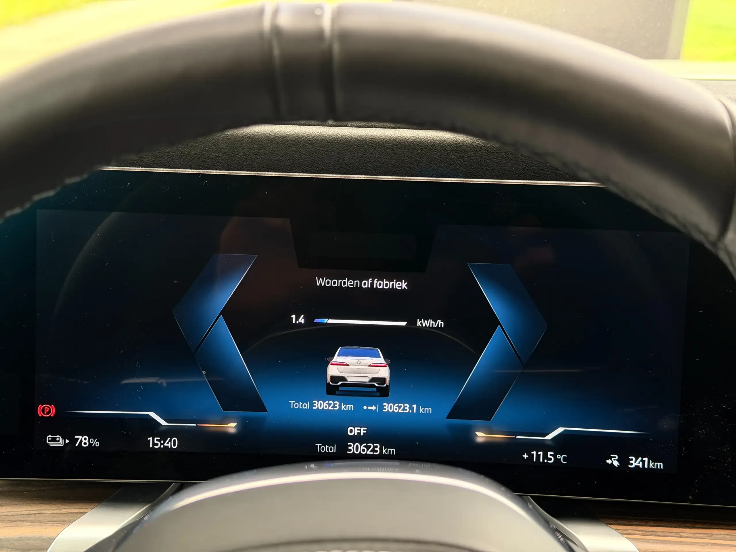 BMW i7 foto 11