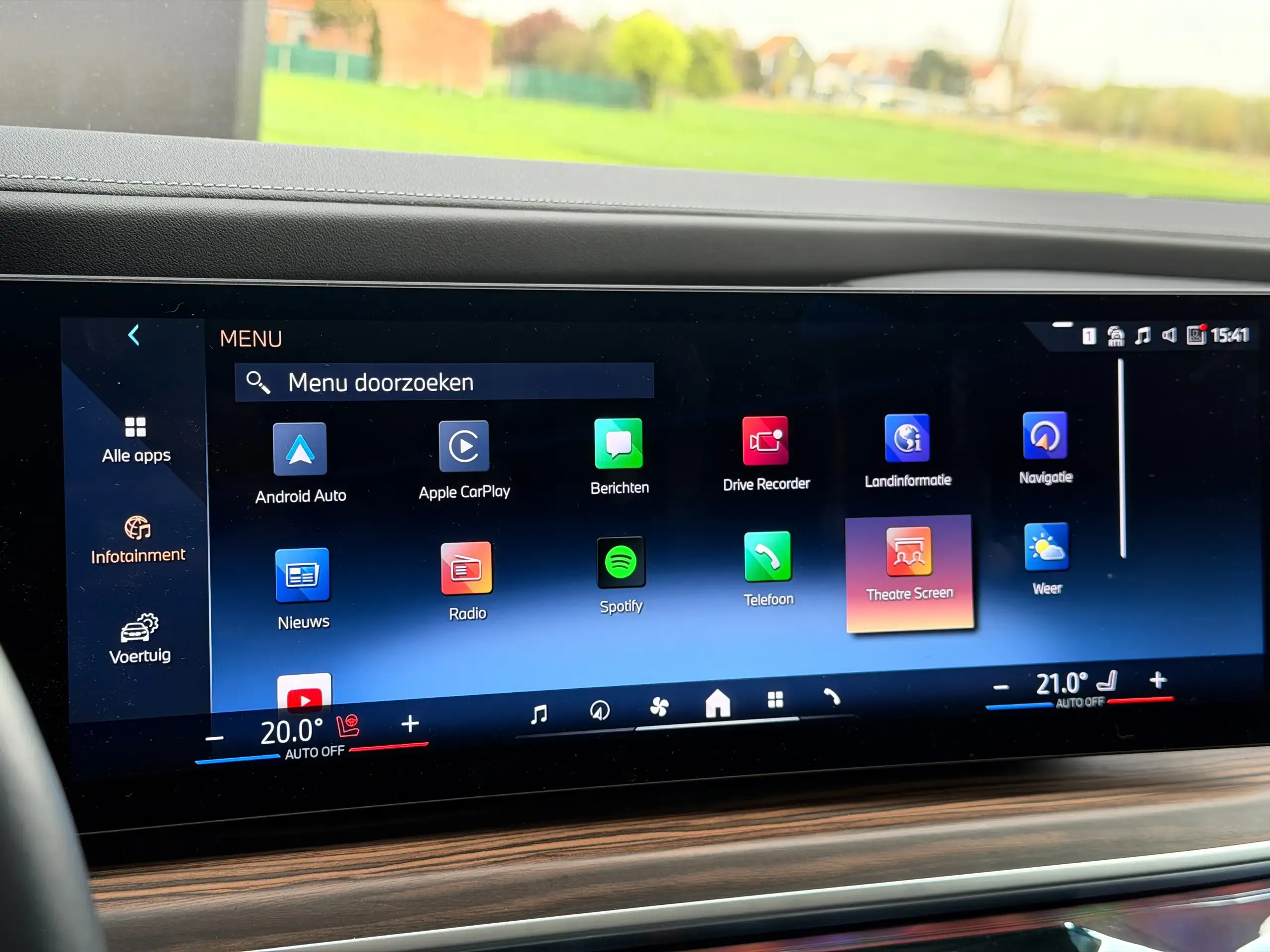 BMW i7 foto 13