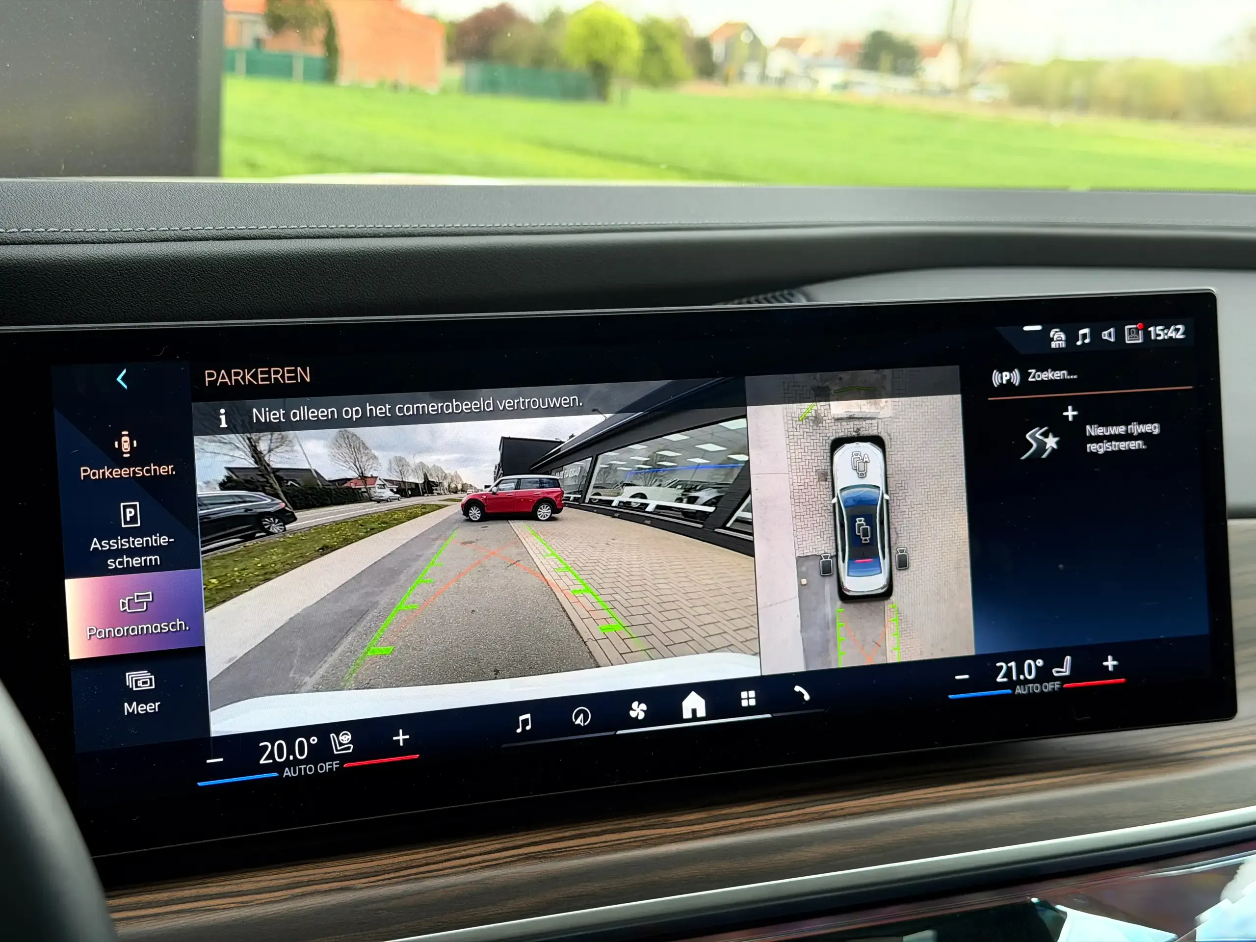 BMW i7 foto 15