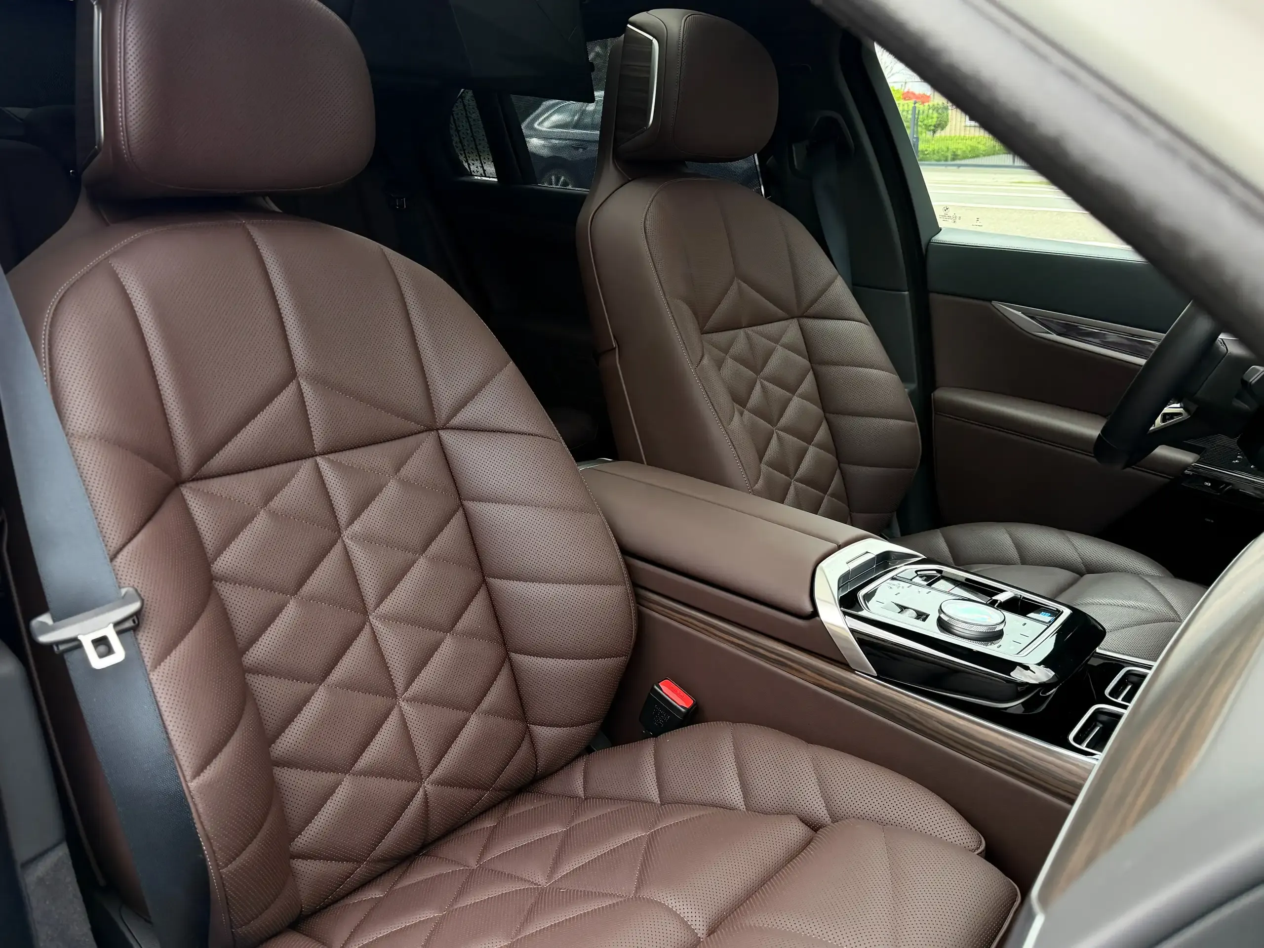 BMW i7 foto 25