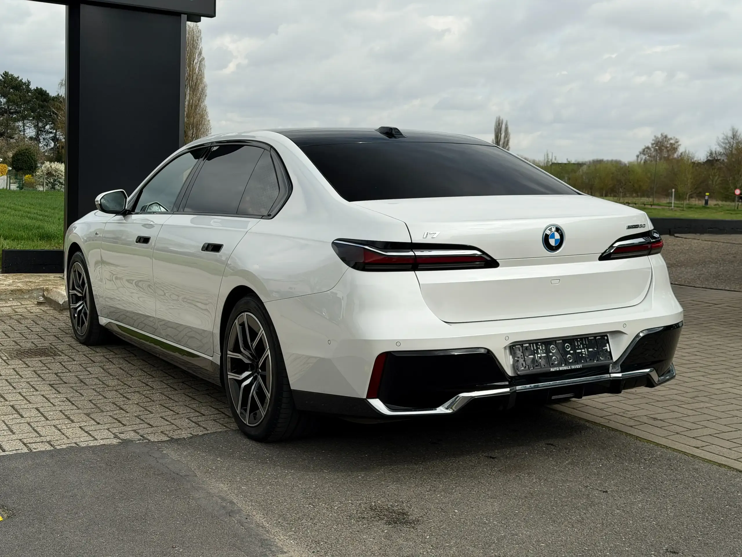 BMW i7 foto 4