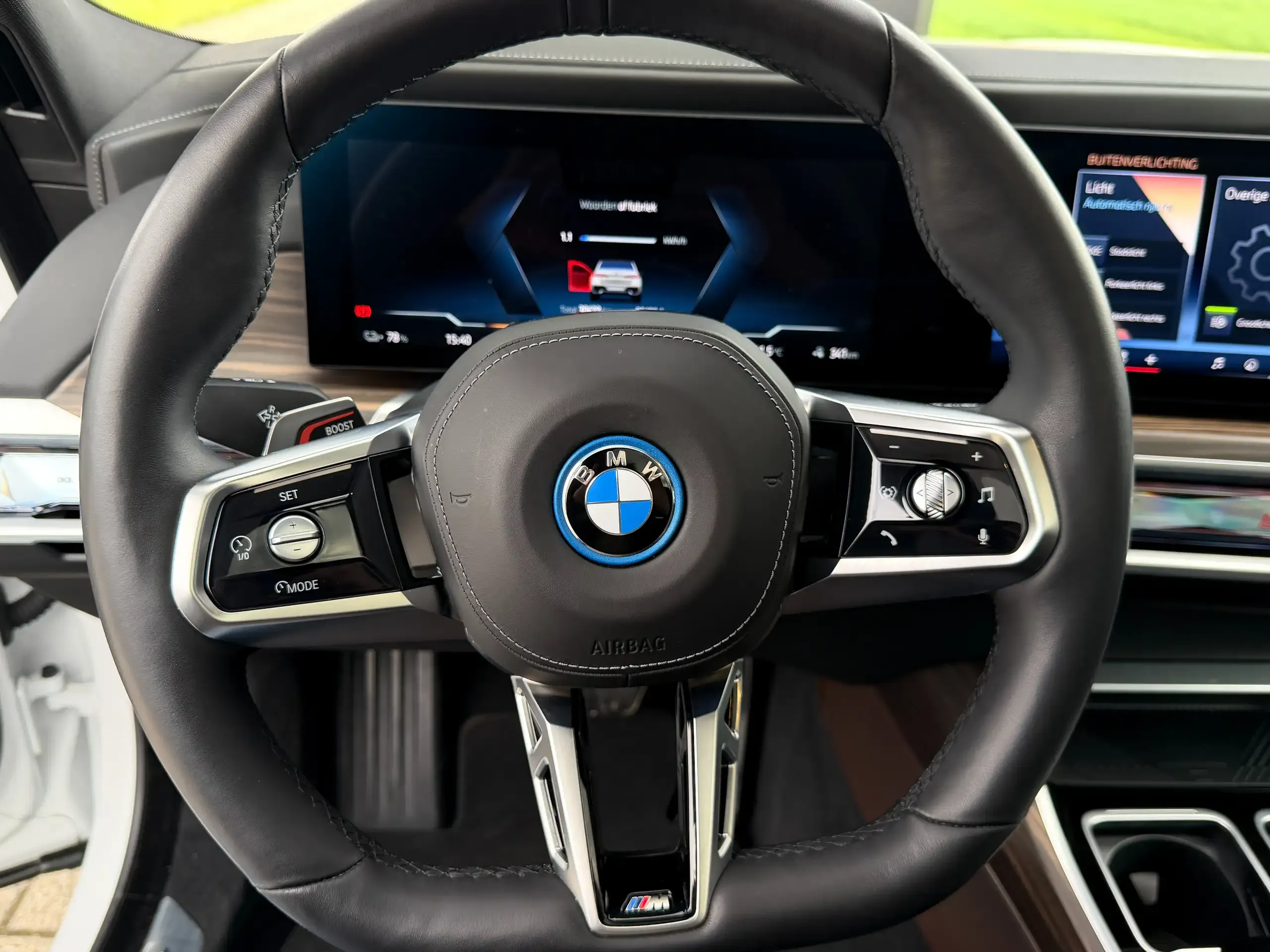 BMW i7 foto 10