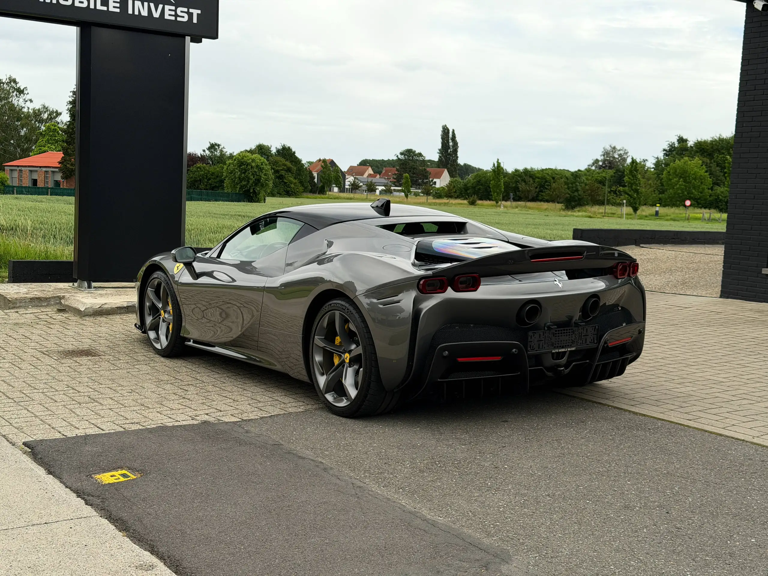 Ferrari SF90 Stradale foto 4