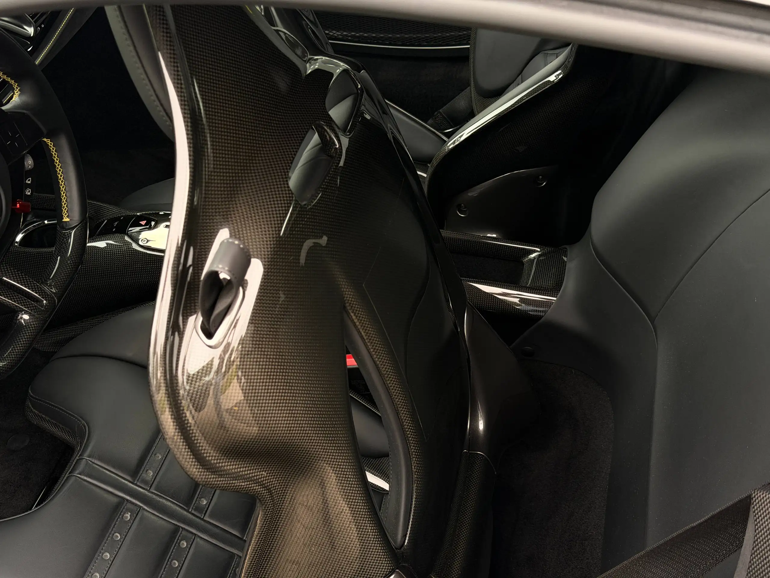 Ferrari SF90 Stradale foto 7