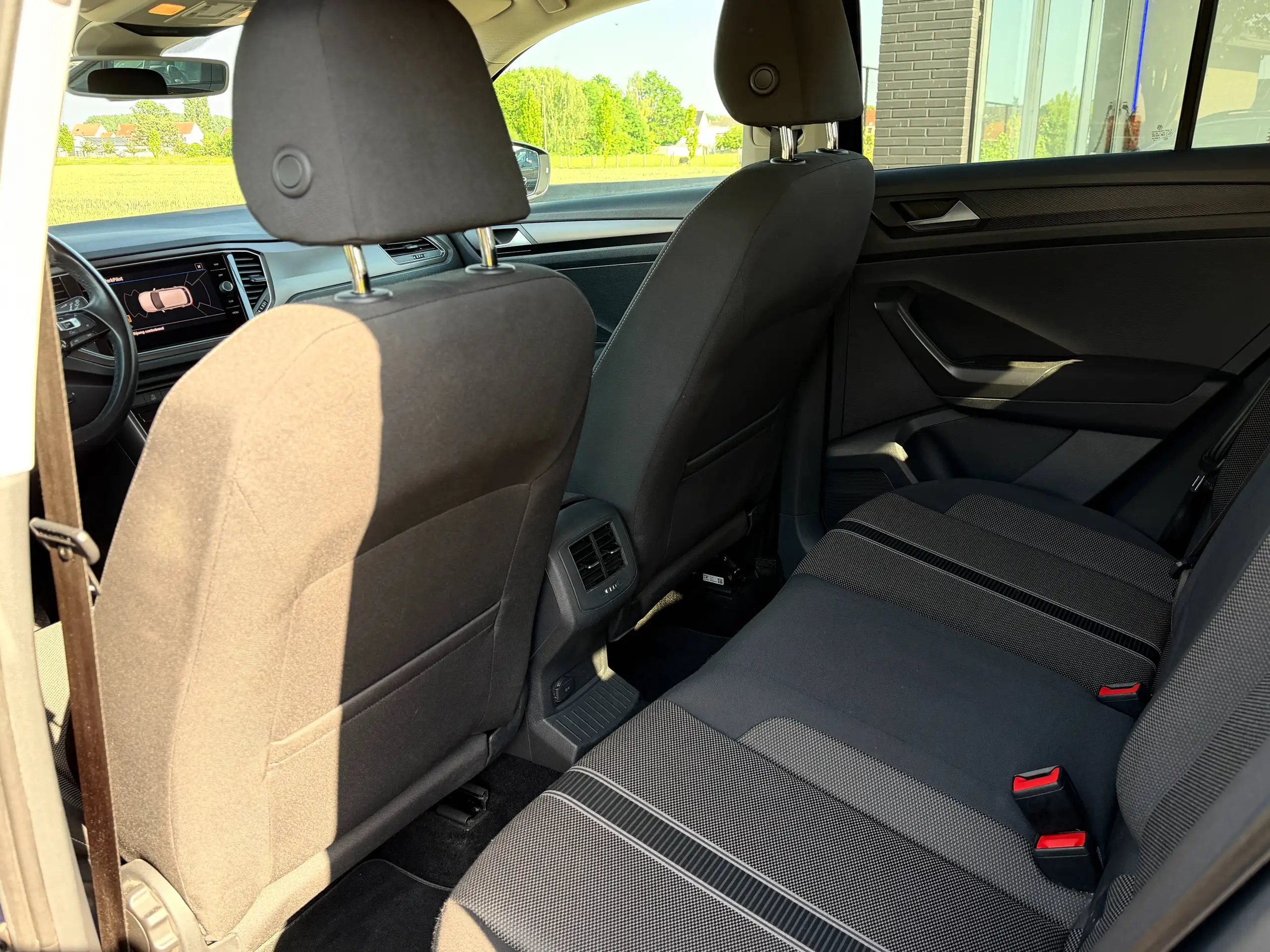 Volkswagen T-Roc foto 15