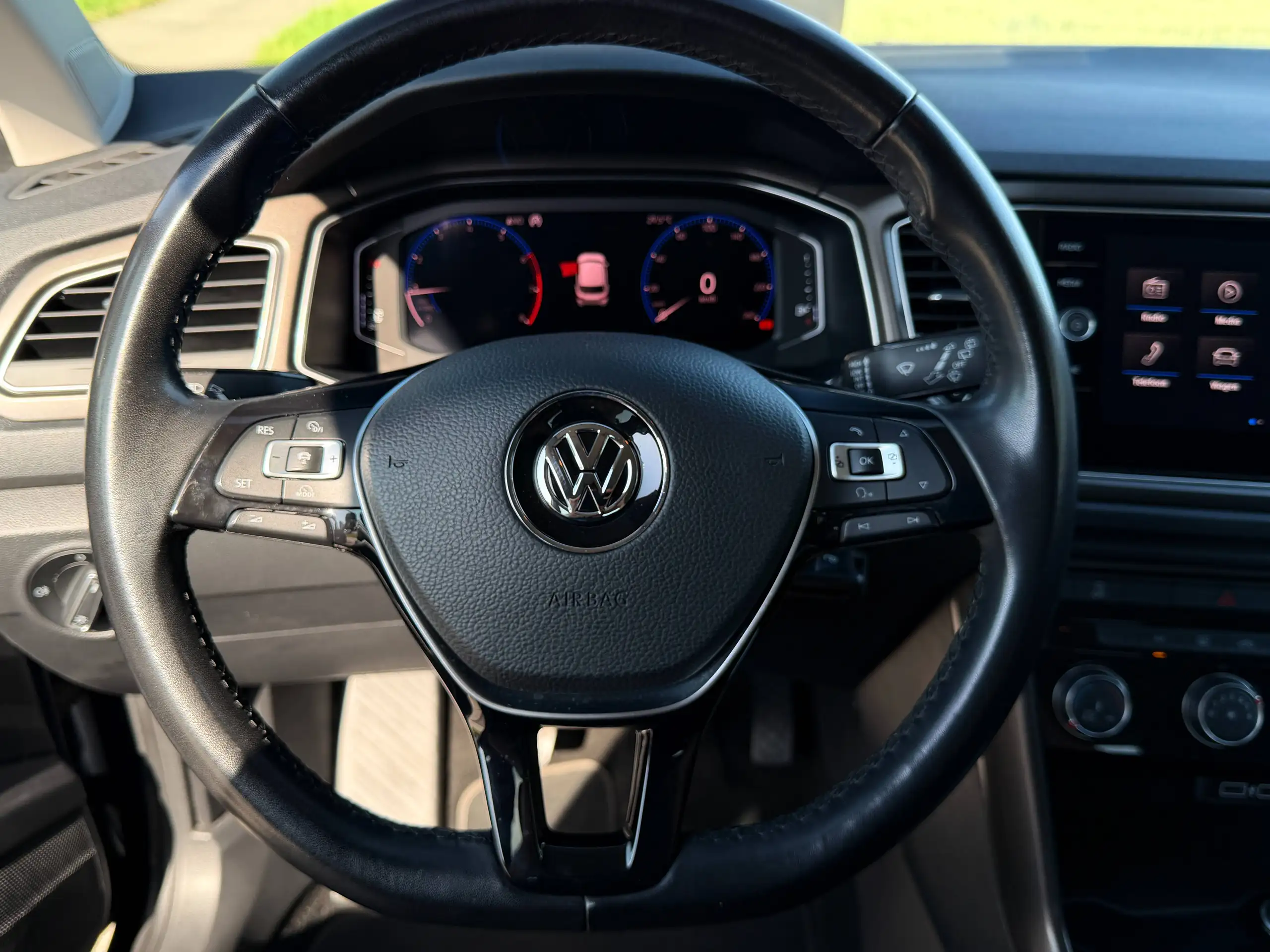 Volkswagen T-Roc foto 8