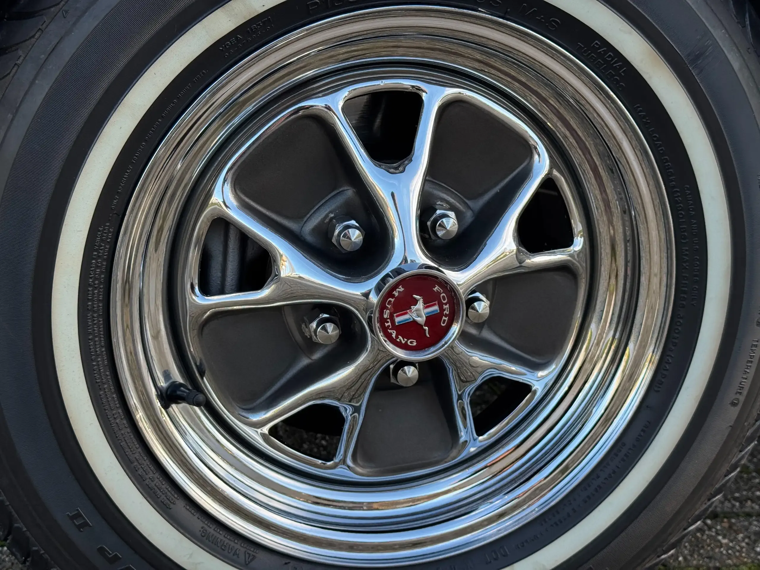 Ford Mustang foto 16