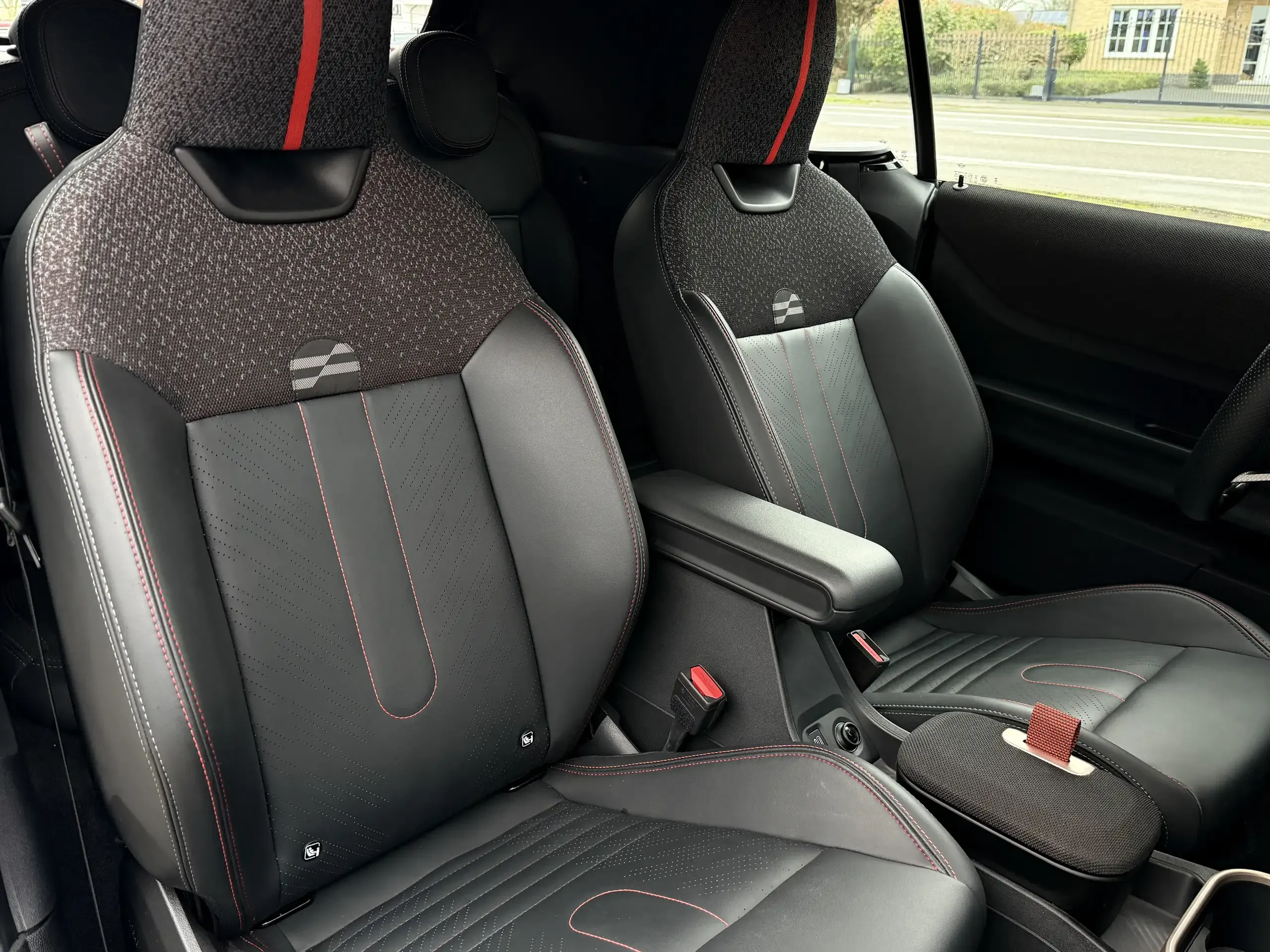 MINI John Cooper Works Cabrio foto 23