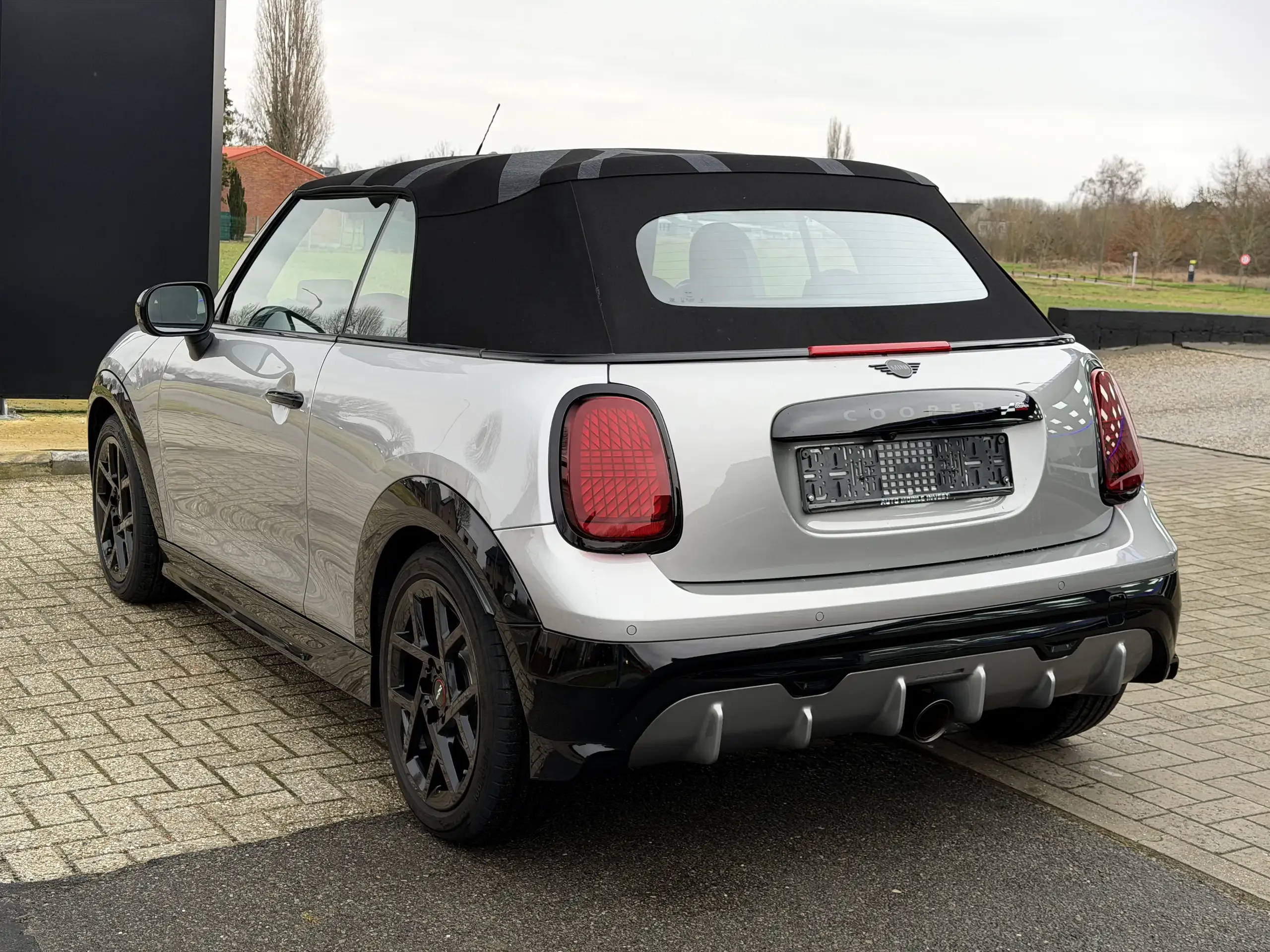 MINI John Cooper Works Cabrio foto 4