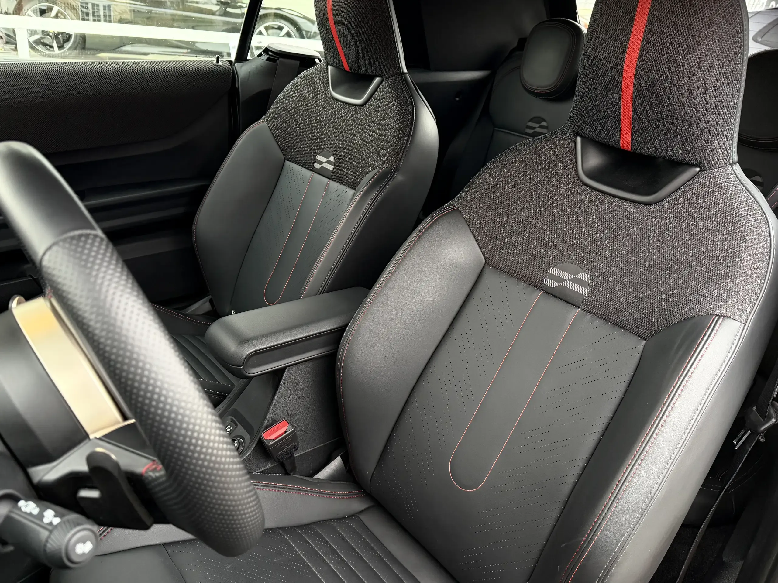 MINI John Cooper Works Cabrio foto 6